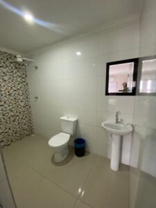 banheiro-quartos-quadruplo-hotel-cumbica-guarulhos