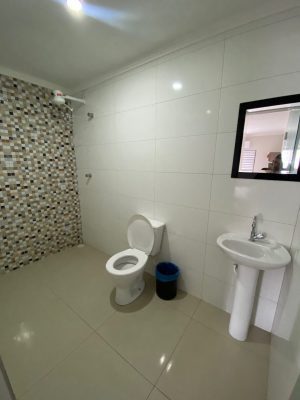 banheiro-quarto-quadruplo-hotel-cumbica-guarulhos